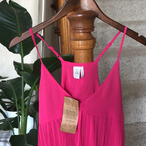 NWT Paper Crane Fushia Pink Flowy Tank - Picture 2 of 5